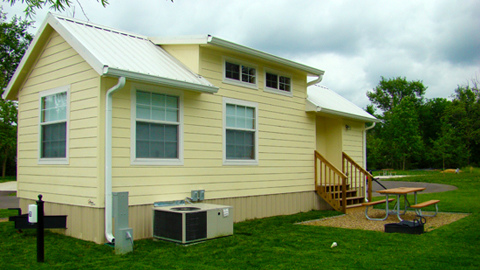 A view of a cabin’s exterior